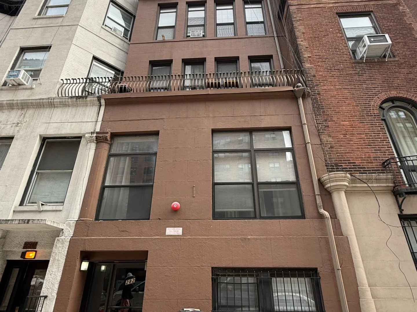 282 West End Avenue — Sale in New York, NY, photo 1 of 2
