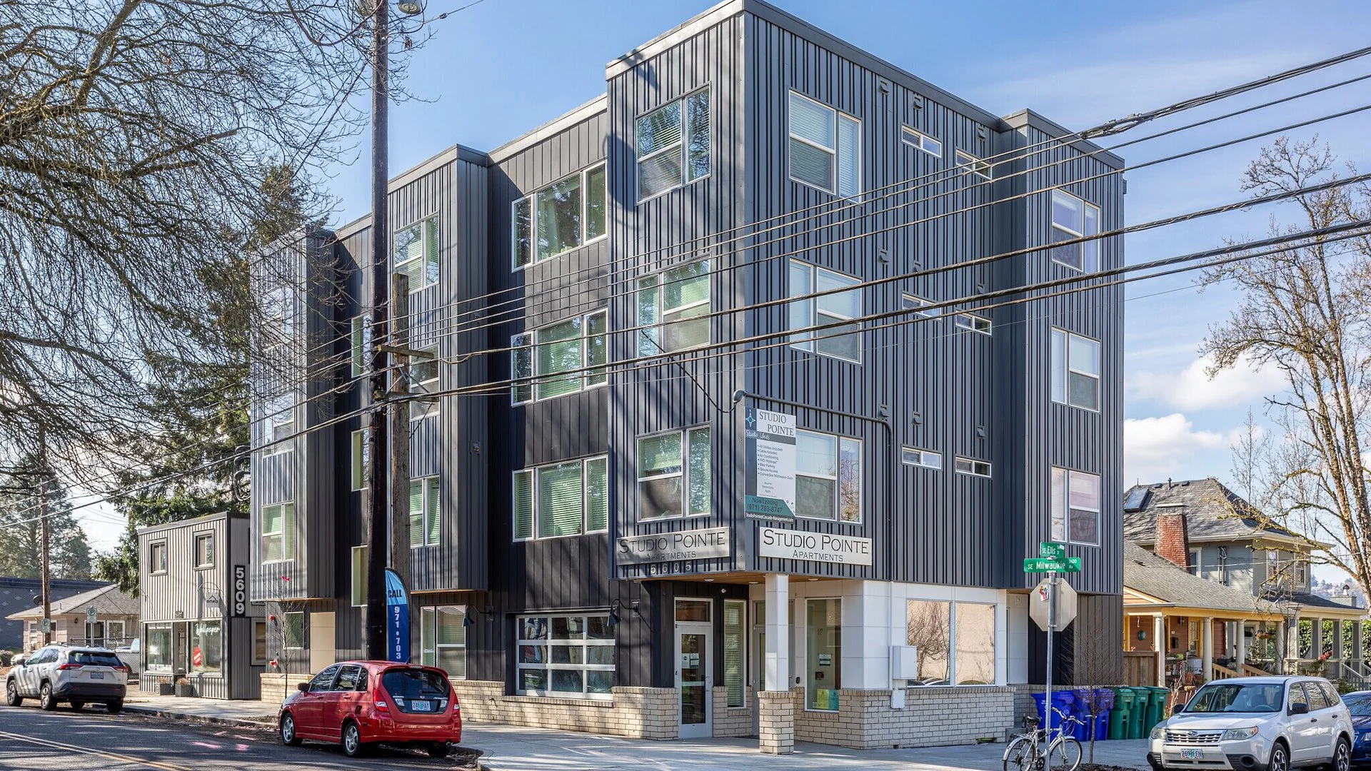 Studio Pointe — Sale in Portland, OR, photo 1 of 2