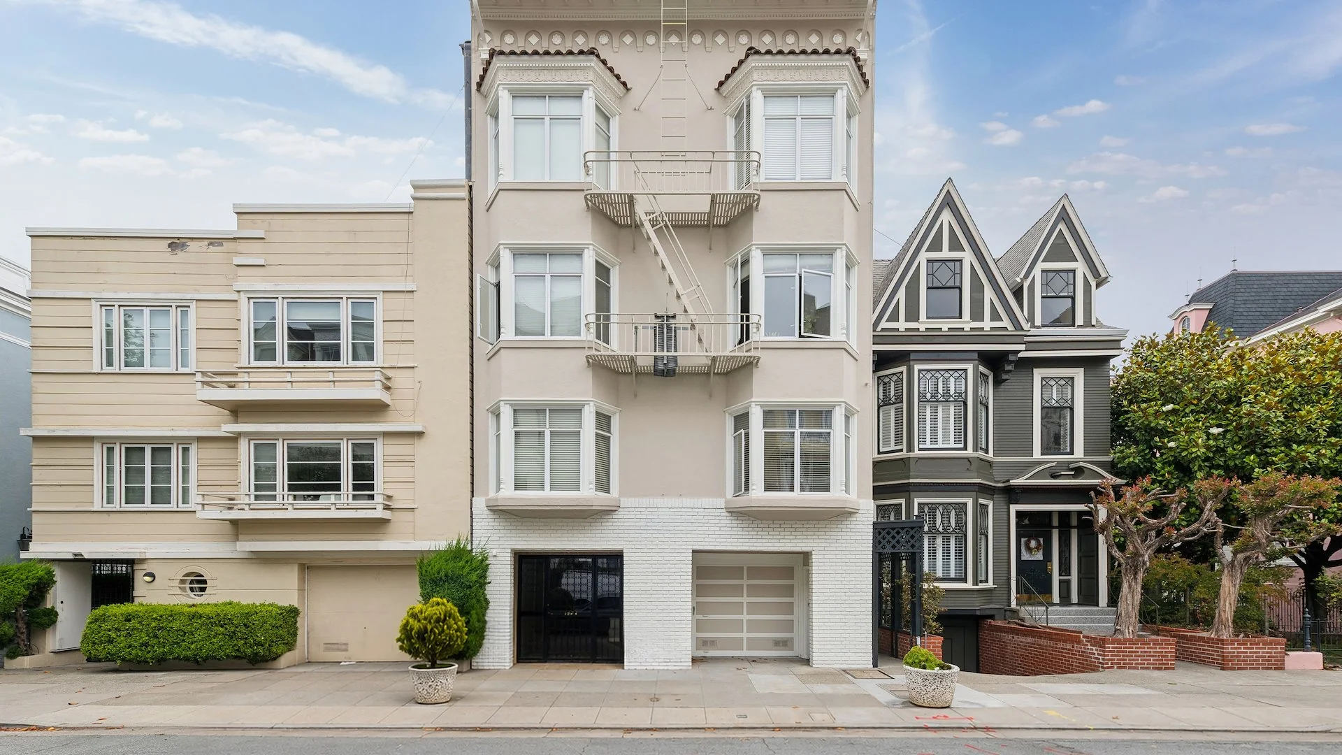 1874 Vallejo St — Sale in San Francisco, CA, photo 1 of 2