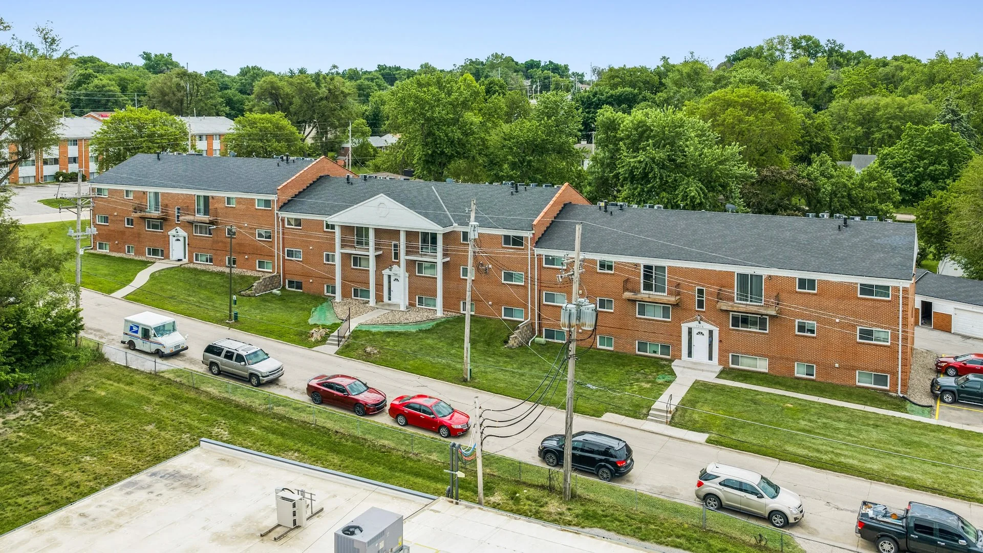 Corby Park Apartments — Sale in Omaha, NE, photo 1 of 2