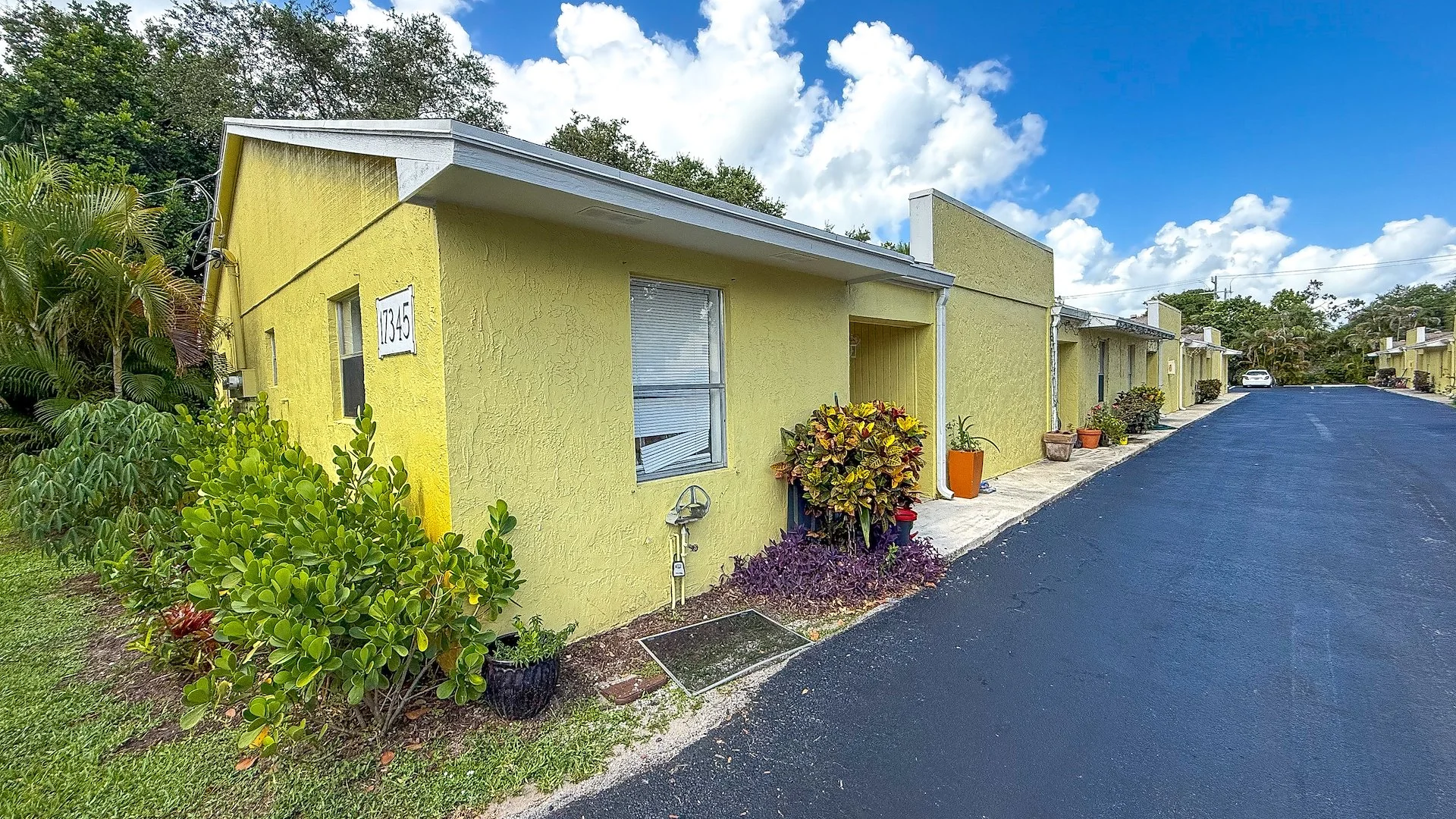 Bush Apartments — Sale in Jupiter, FL, photo 2 of 2