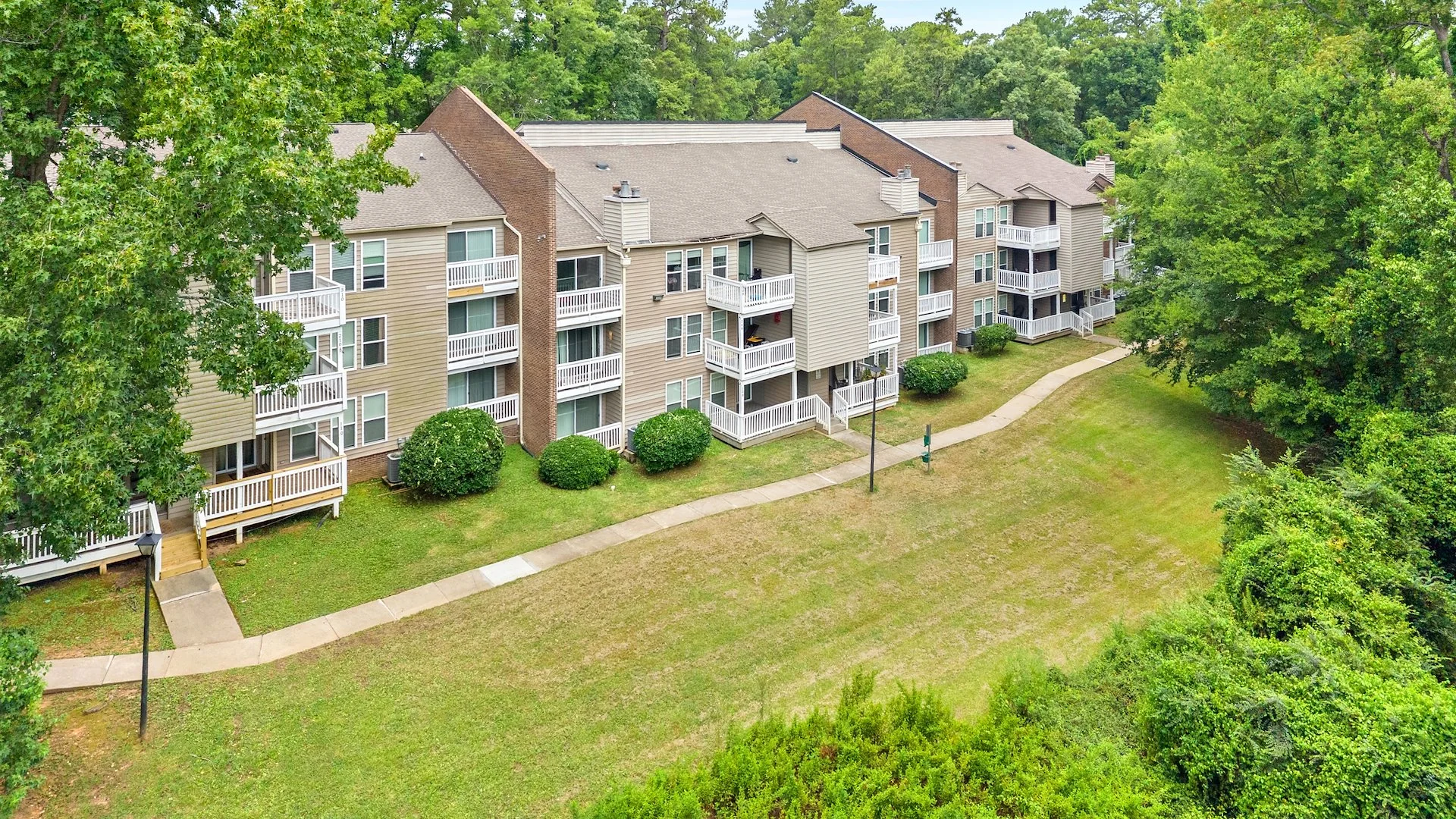 Courtyard West — Sale in Columbia, SC, photo 1 of 6