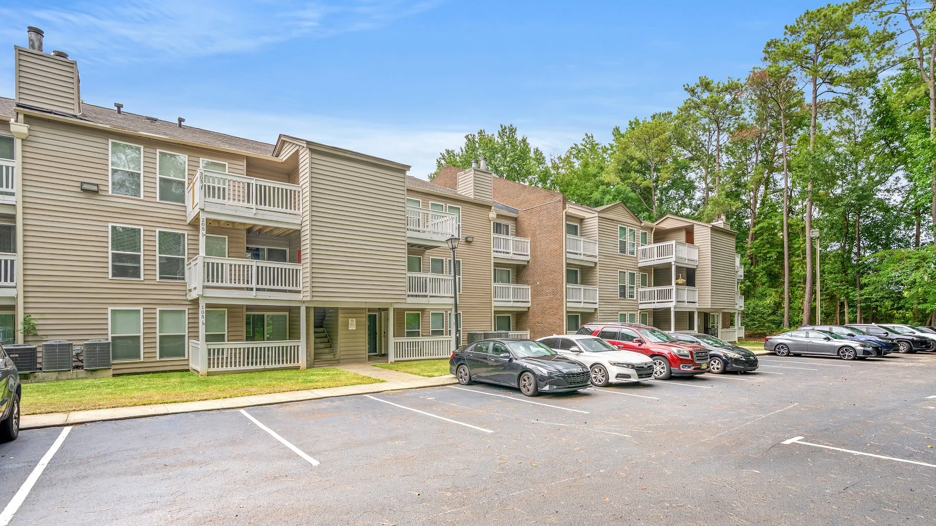 Courtyard West — Sale in Columbia, SC, photo 3 of 6