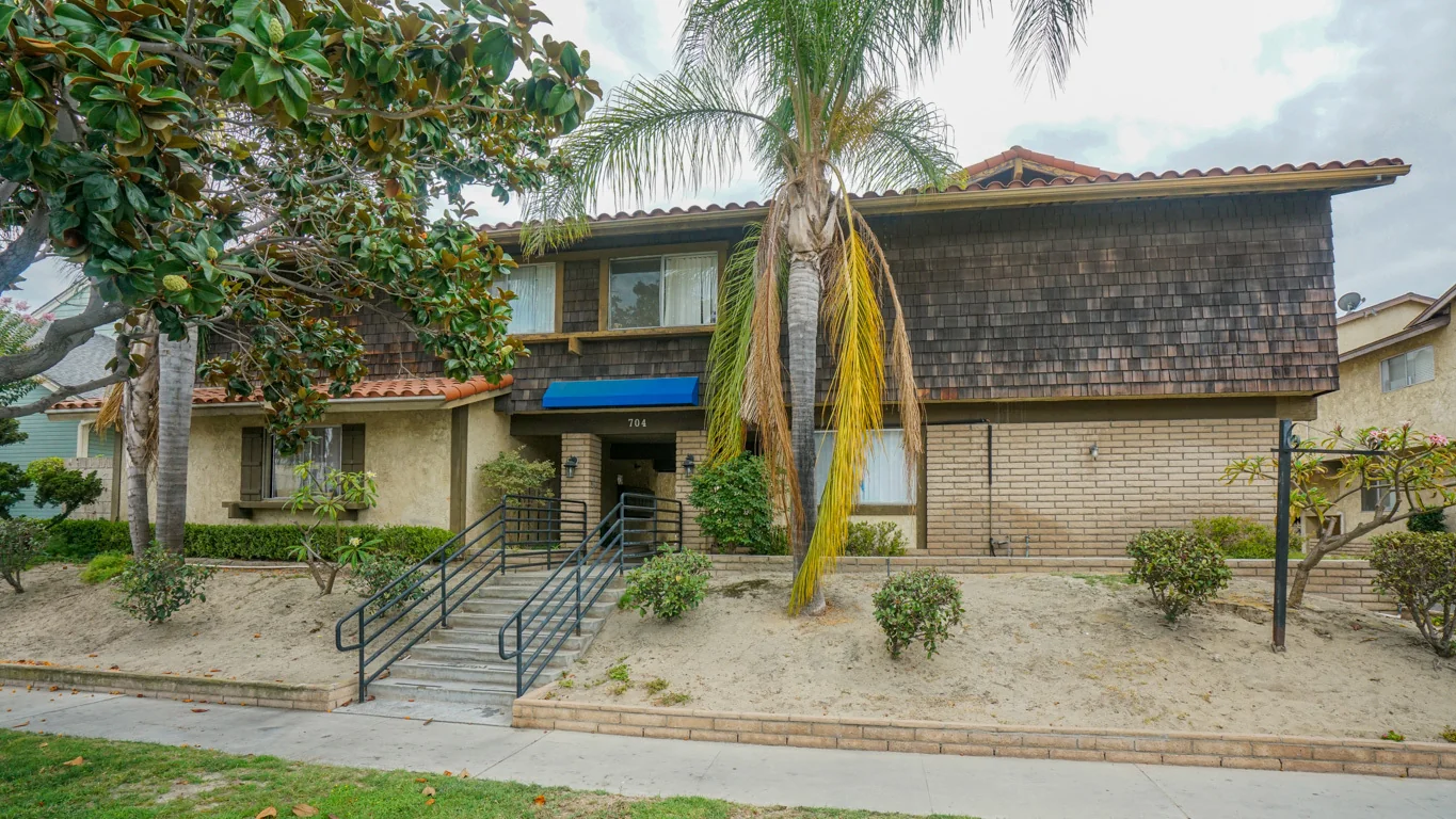 704 S Webster Ave — Sale in Anaheim, CA, photo 2 of 2