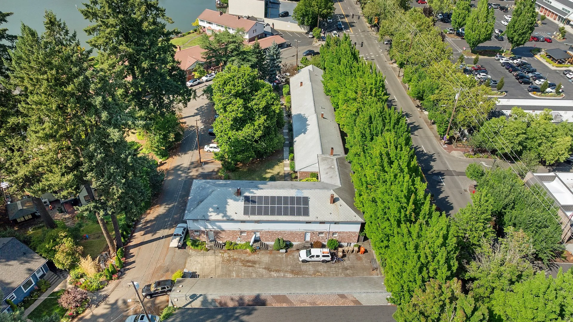 North Shore Apartments — Sale in Lake Oswego, OR, photo 4 of 7