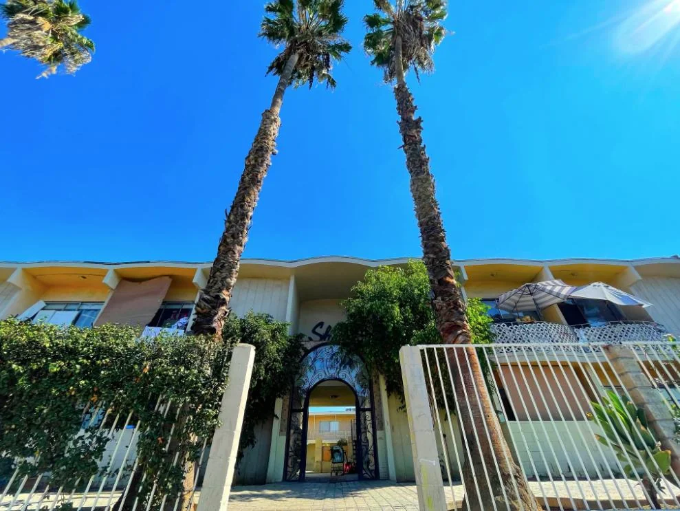 6956 Kester Avenue - Assumable Loan at 3.75% -… — Sale in Van Nuys, CA, photo 3 of 8