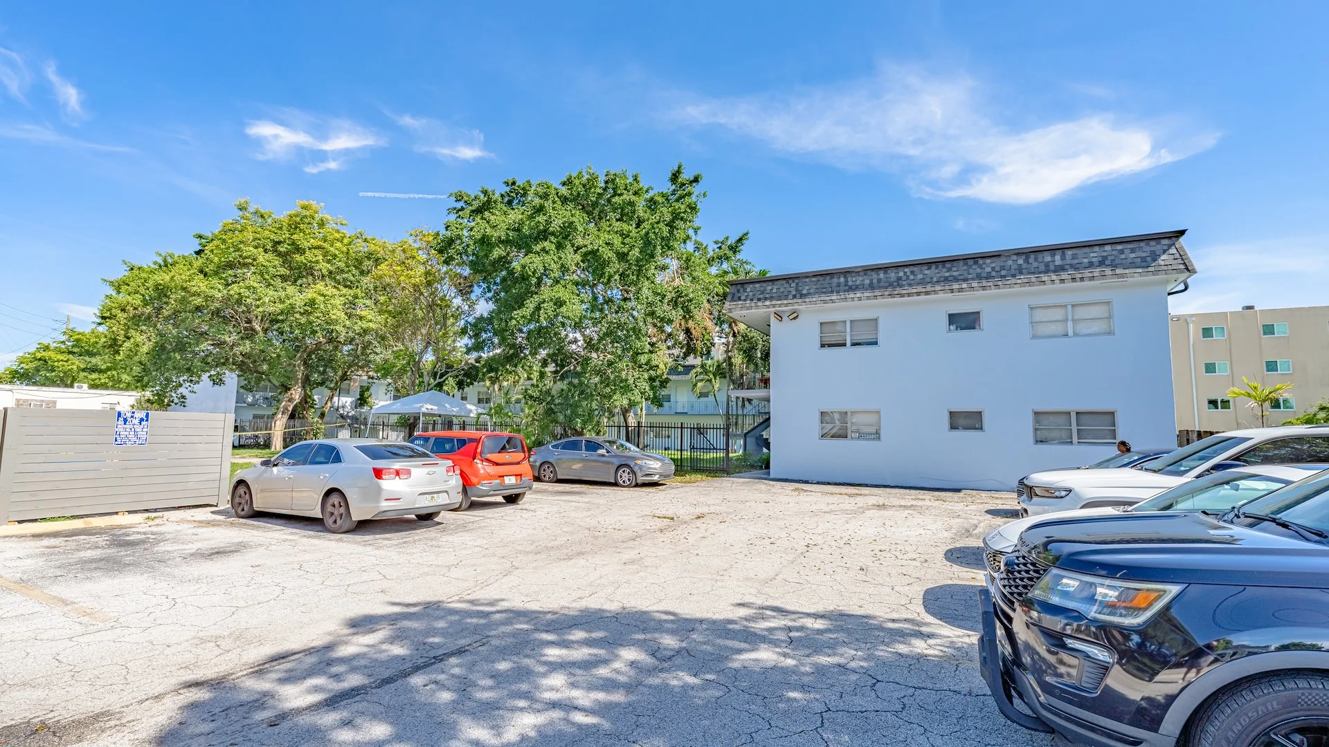 Lincolnwood Towers — Sale in Hollywood, FL, photo 6 of 7