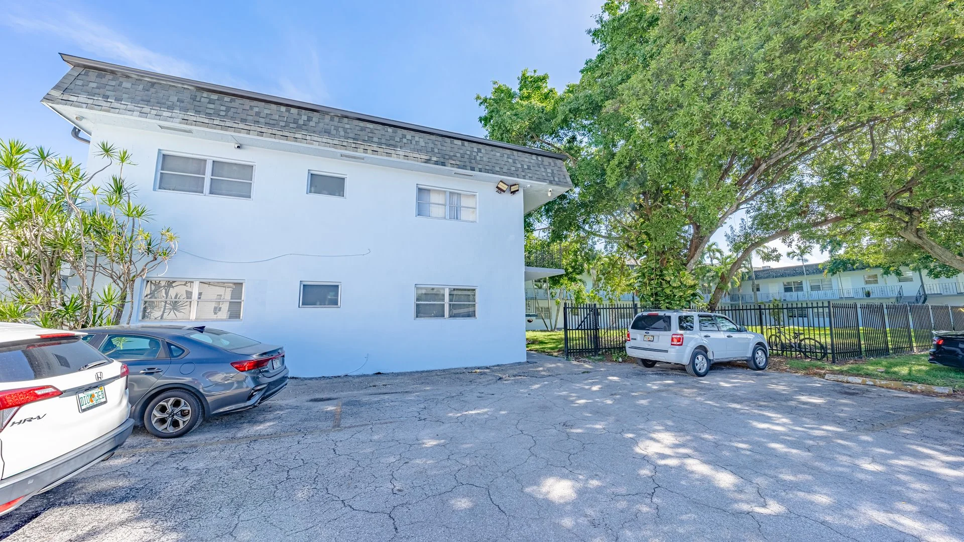 Lincolnwood Towers — Sale in Hollywood, FL, photo 7 of 7