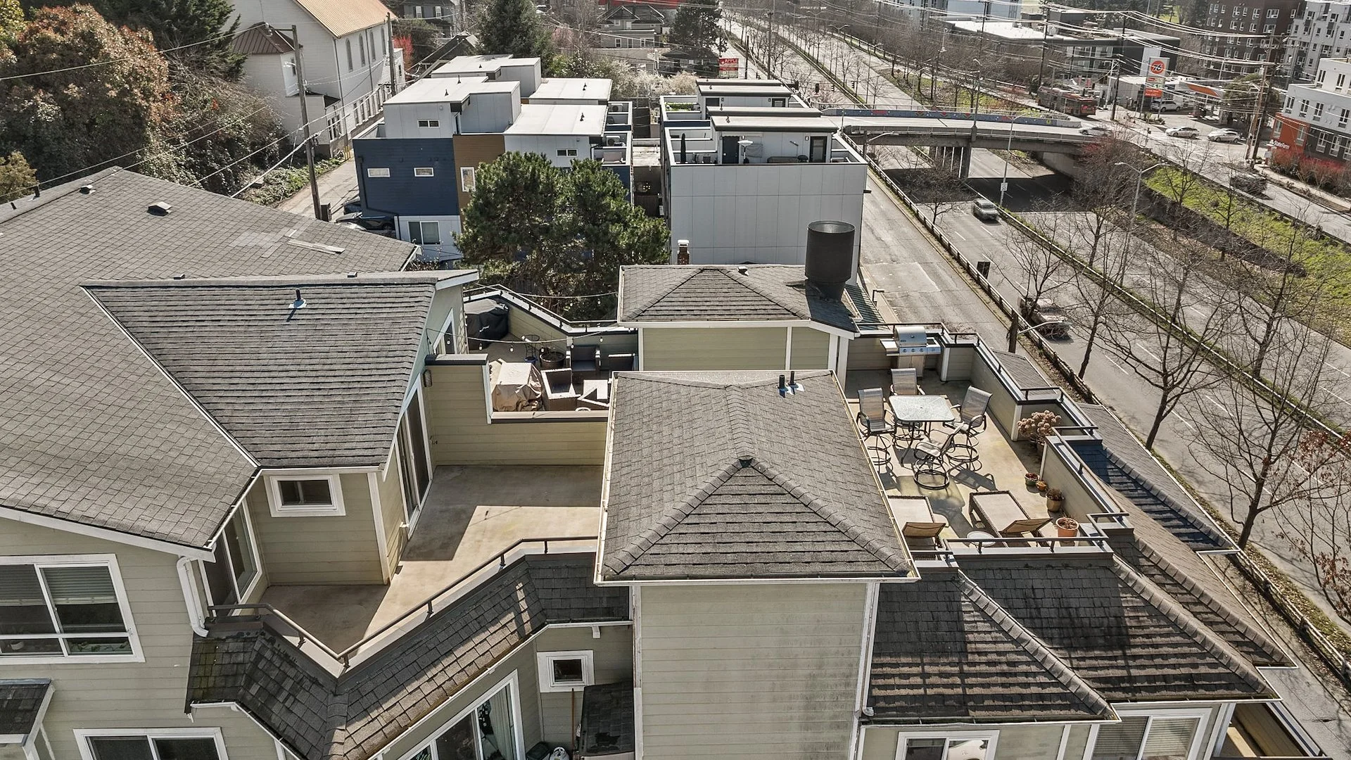 Eastbay Apartments — Sale in Seattle, WA, photo 4 of 8