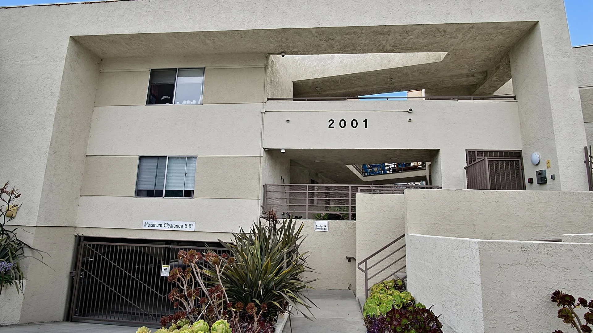 2001-2005 Grismer Avenue — Sale in Burbank, CA, photo 3 of 4