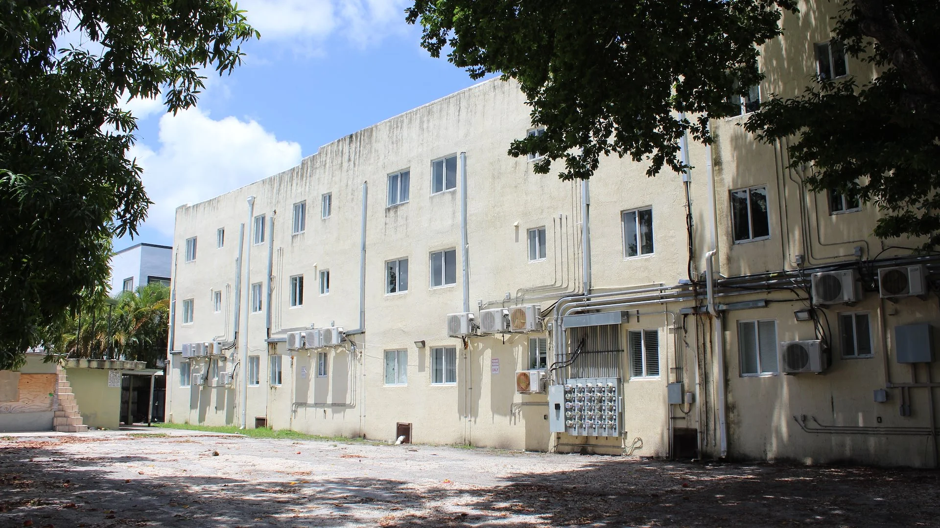 Burwell Apartments — Sale in Miami, FL, photo 3 of 4
