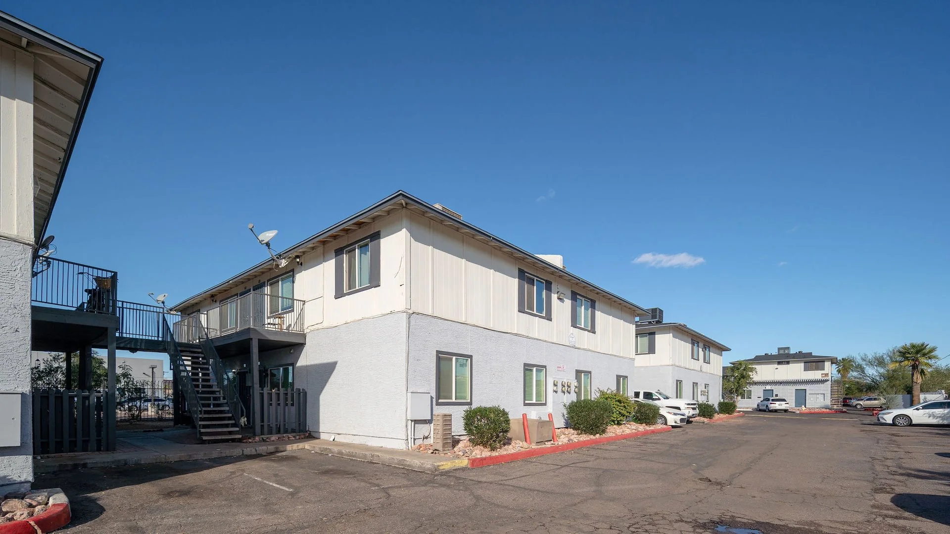 East Fillmore — Sale in Phoenix, AZ, photo 2 of 8