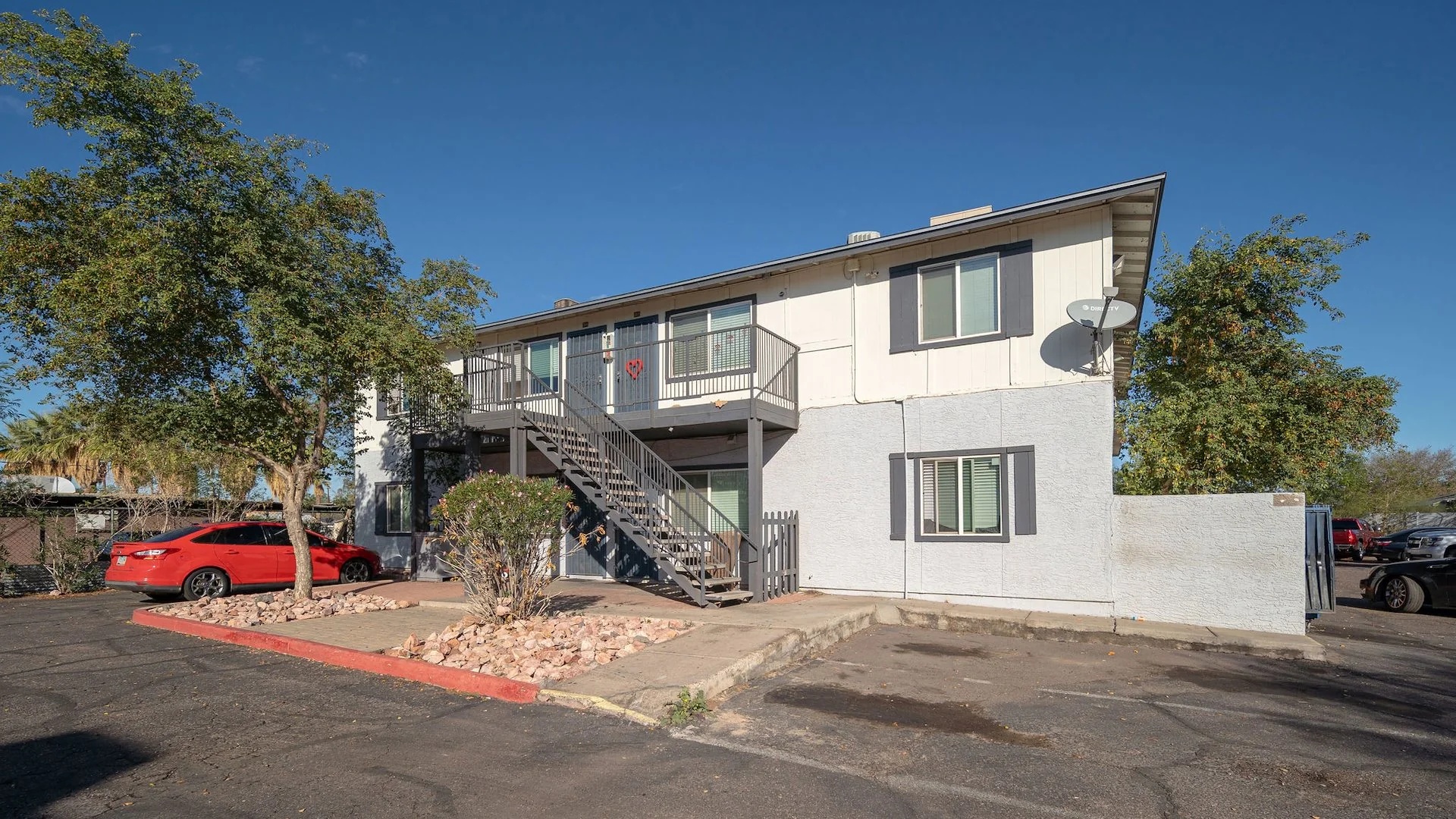 East Fillmore — Sale in Phoenix, AZ, photo 3 of 8