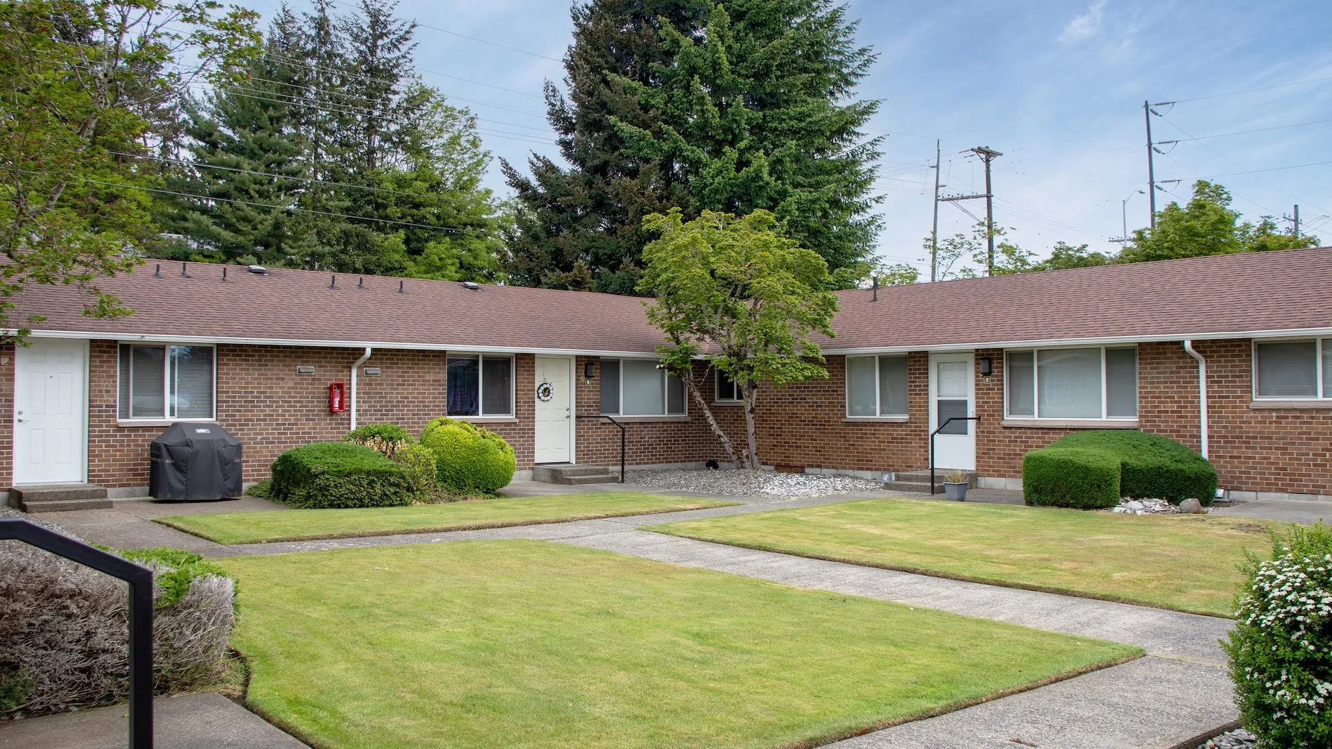 Pearl Plaza — Sale in Tacoma, WA, photo 2 of 4