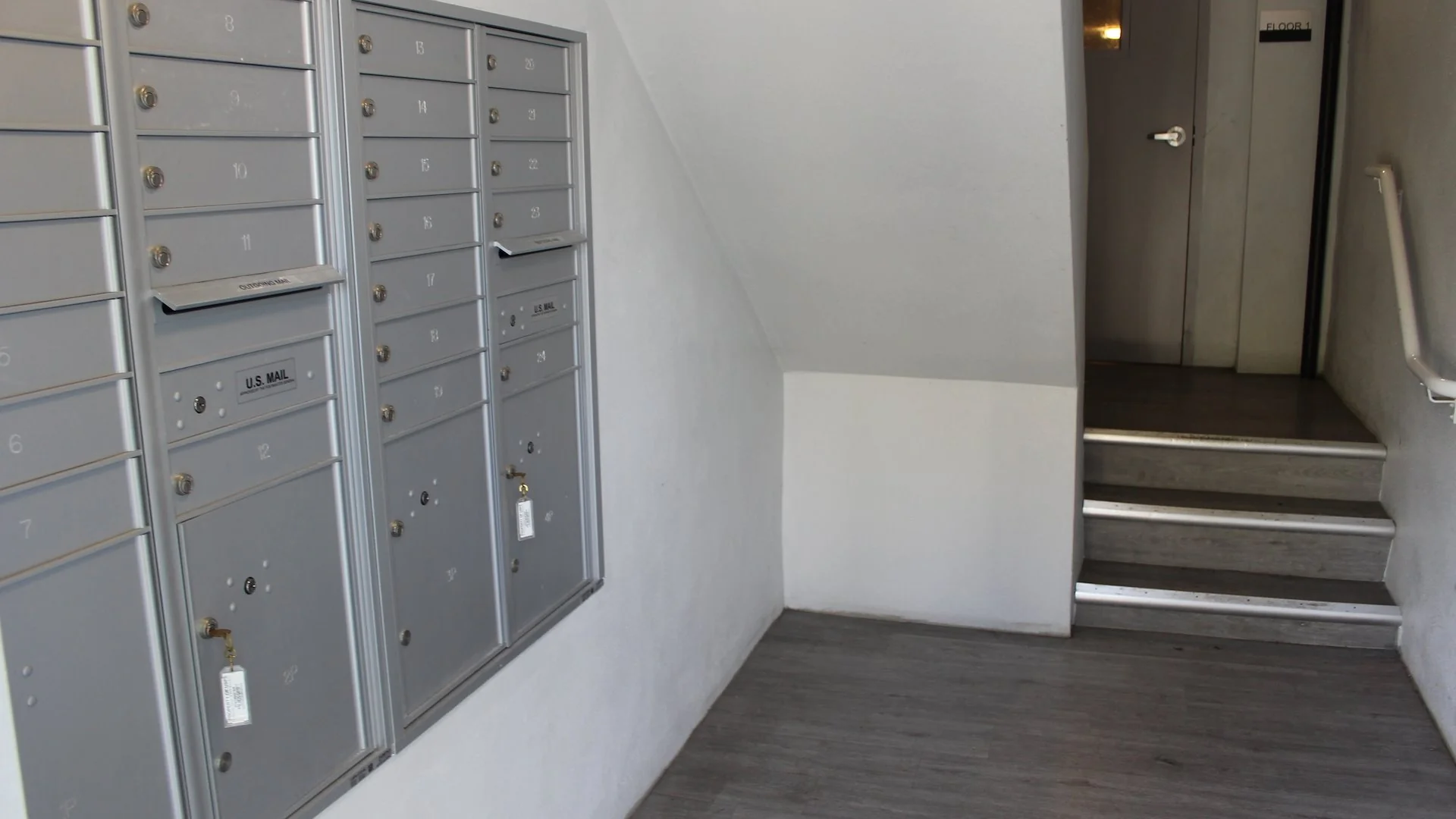 2012 SW 24th St — Sale in Miami, FL, photo 4 of 5