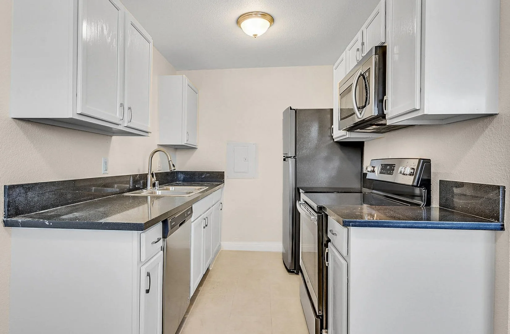 Sunrise Apartments — Sale in Las Vegas, NV, photo 8 of 8