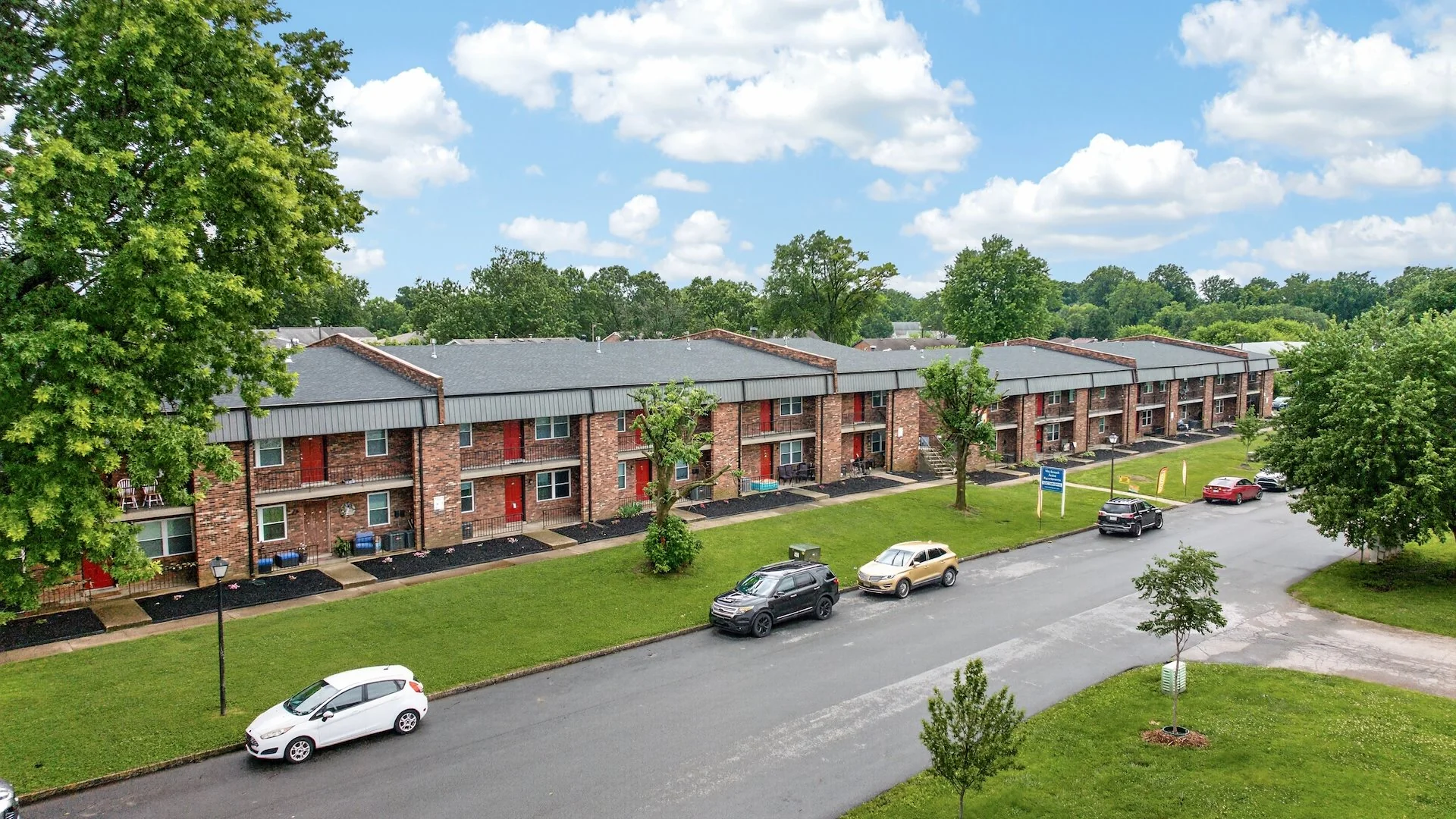 Norbrook Apartments — Sale in Louisville, KY, photo 1 of 2