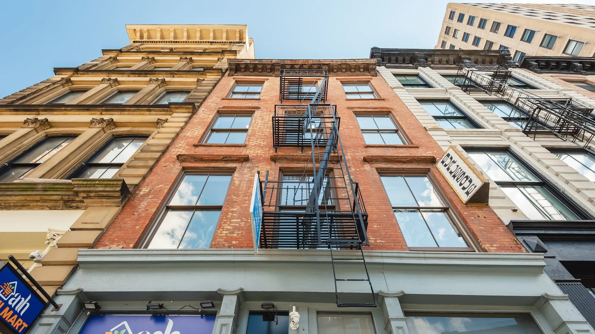 279 Church Street — Sale in New York, NY, photo 2 of 3