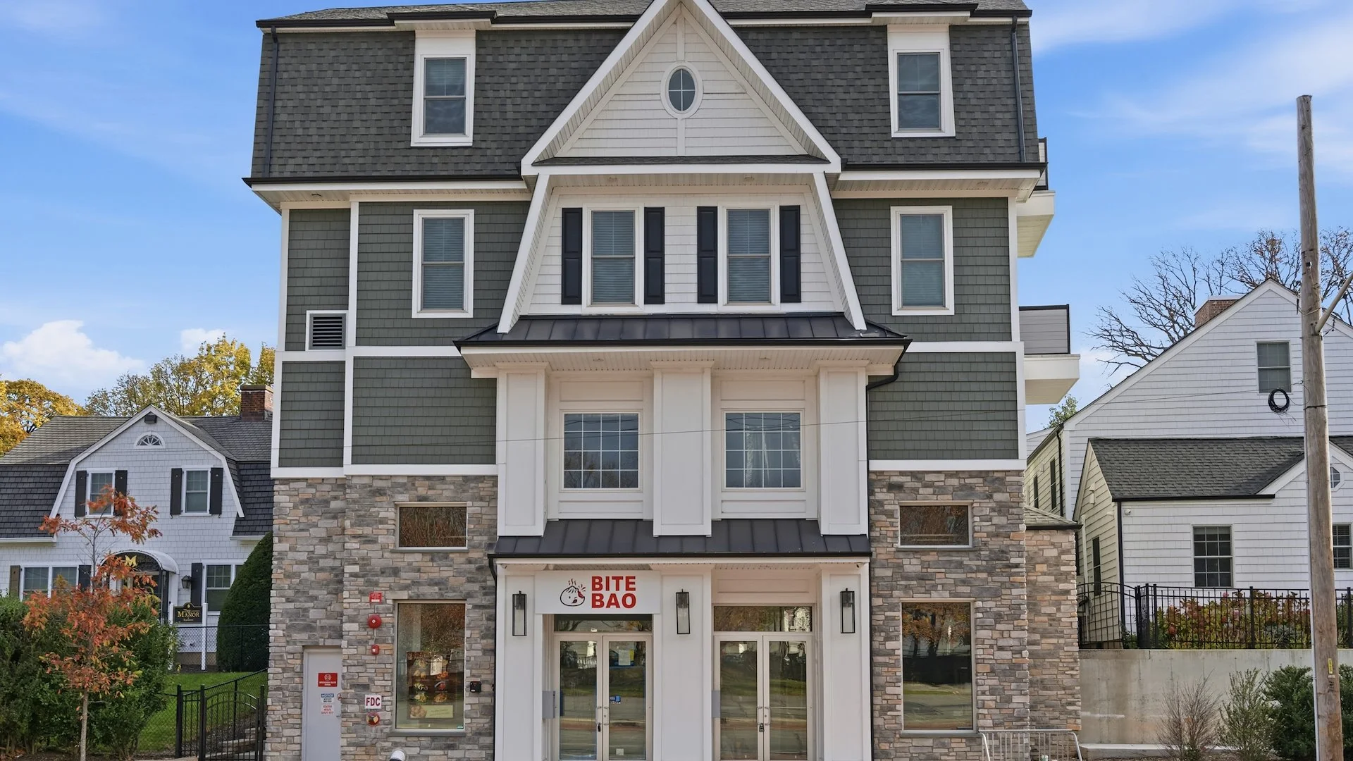 Northridge Square — Sale in Huntington Station, NY, photo 1 of 2