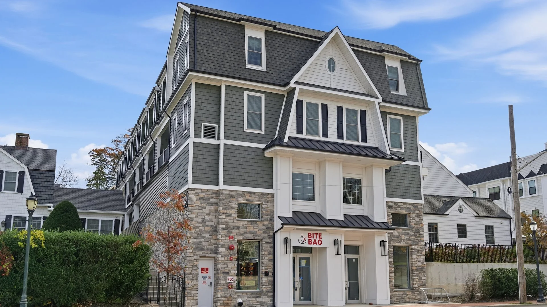 Northridge Square — Sale in Huntington Station, NY, photo 2 of 2