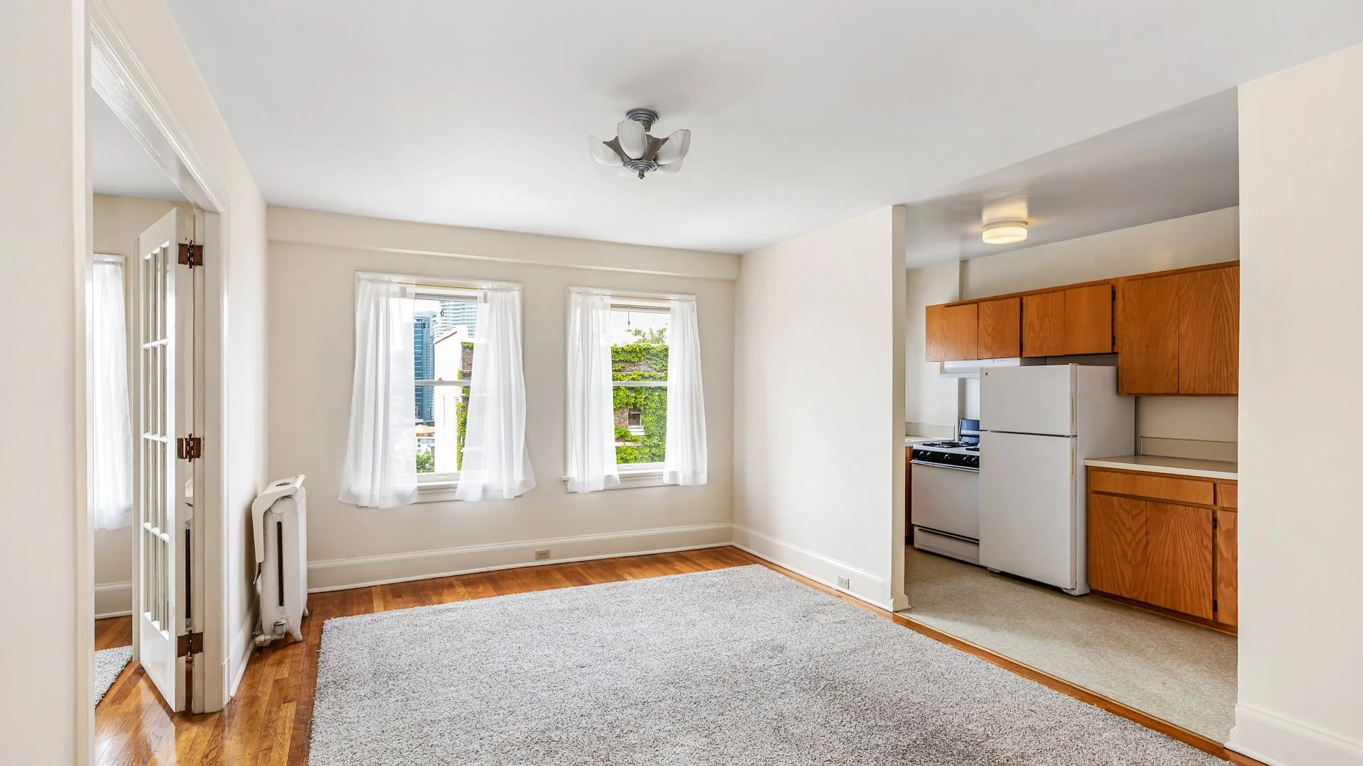 The Granada — Sale in Seattle, WA, photo 4 of 5