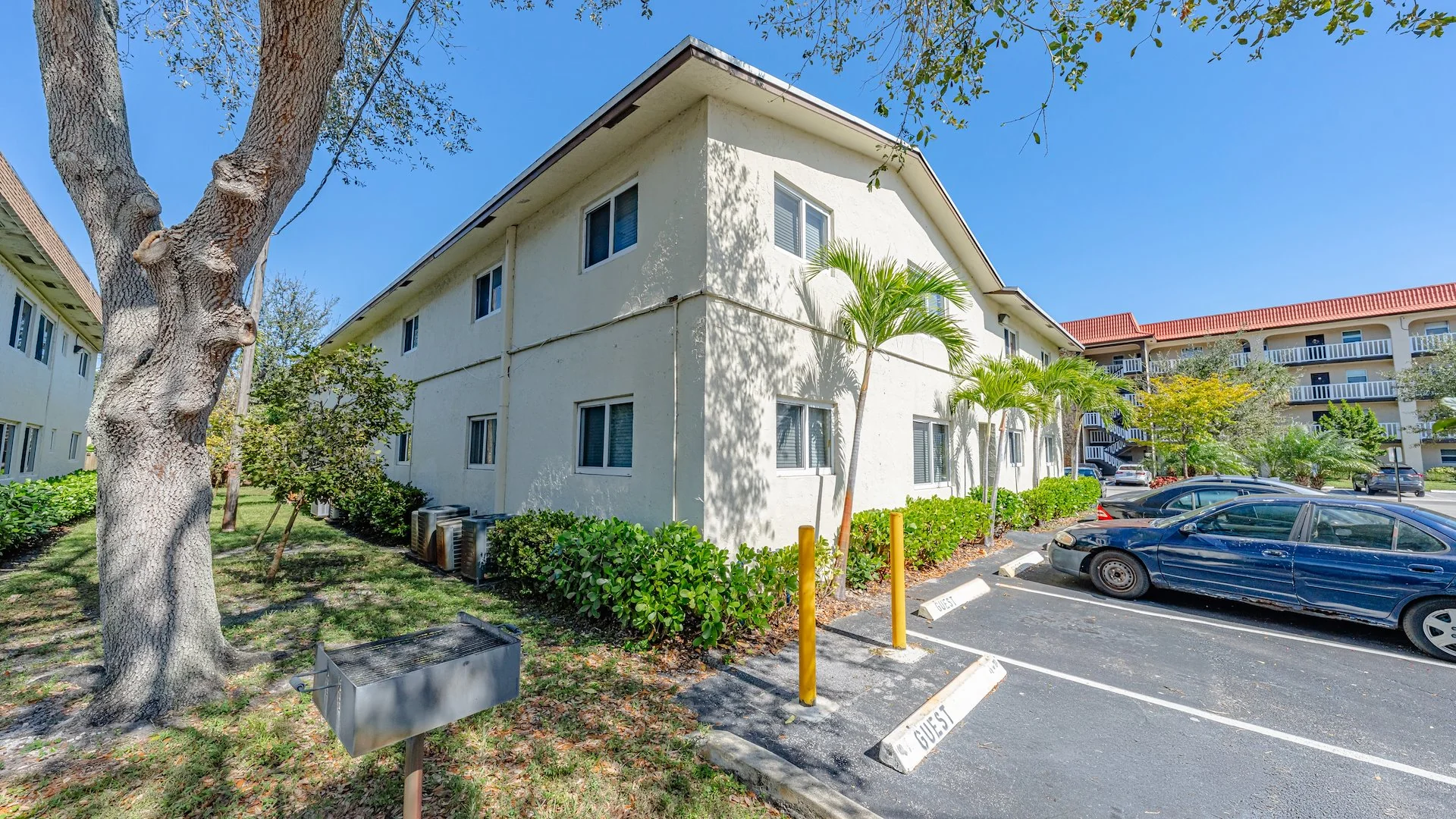 17th Place Apartments — Sale in Sunrise, FL, photo 2 of 8