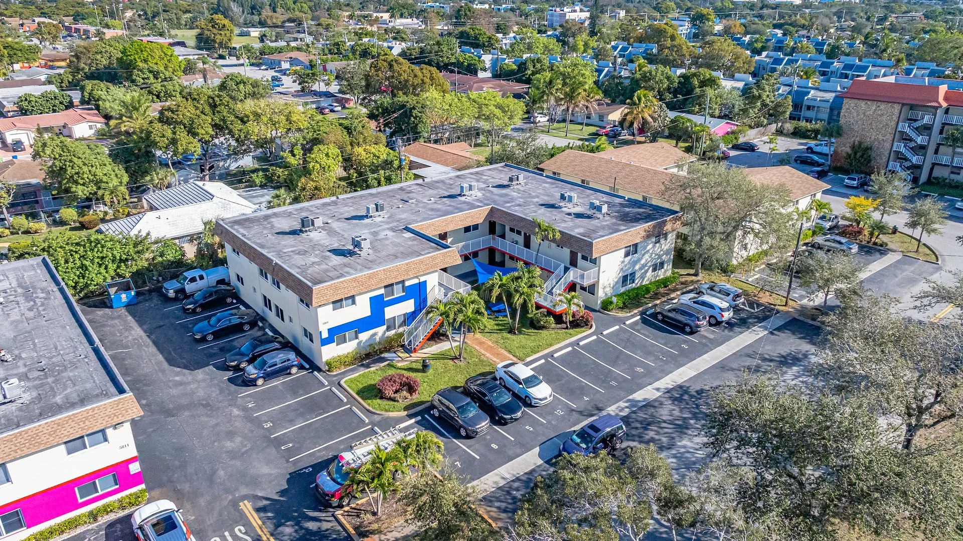 17th Place Apartments — Sale in Sunrise, FL, photo 4 of 8