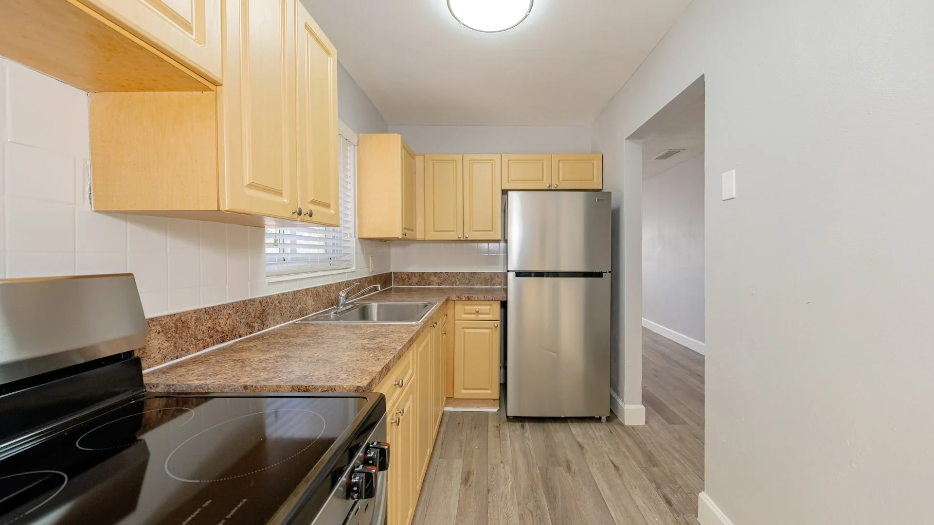 17th Place Apartments — Sale in Sunrise, FL, photo 6 of 8