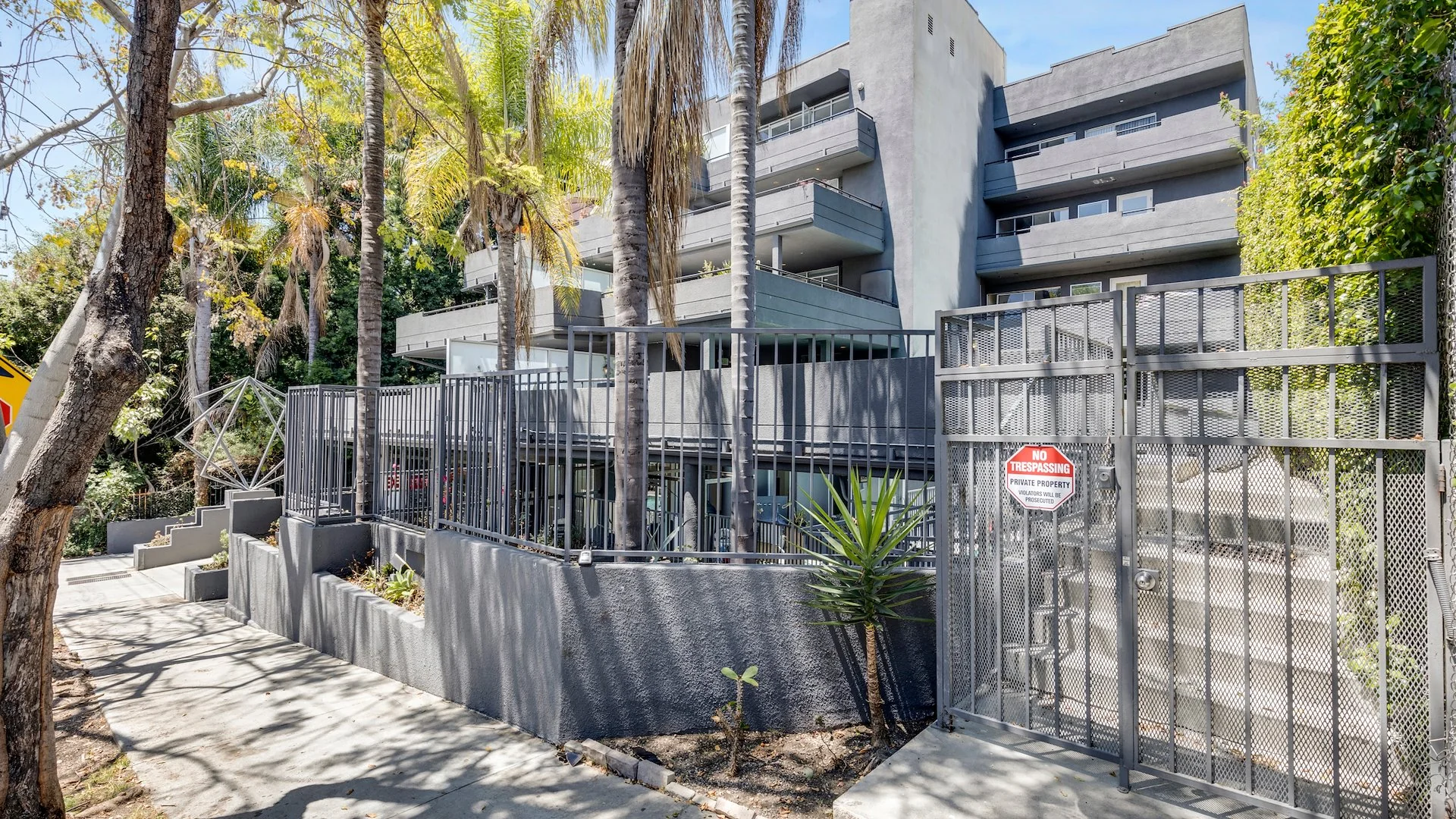 939 Palm Ave — Sale in West Hollywood, CA, photo 1 of 7