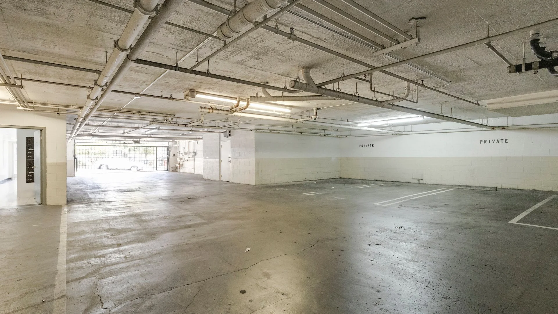 939 Palm Ave — Sale in West Hollywood, CA, photo 4 of 7