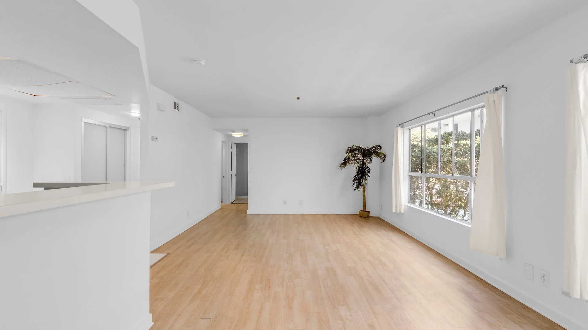 939 Palm Ave — Sale in West Hollywood, CA, photo 6 of 7