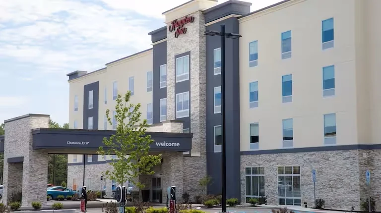Hampton Inn Atlantic City/Absecon — Sale in Absecon, NJ, photo 1 of 2