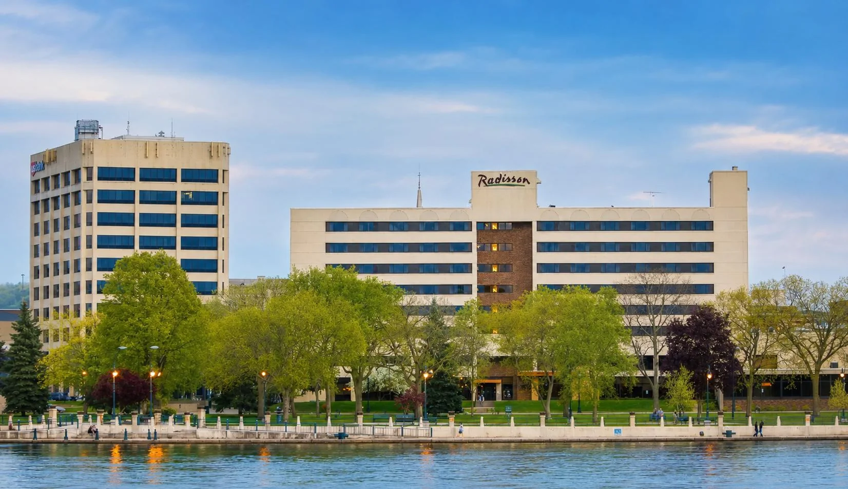 Radisson La Crosse — Sale in La Crosse, WI, photo 2 of 2