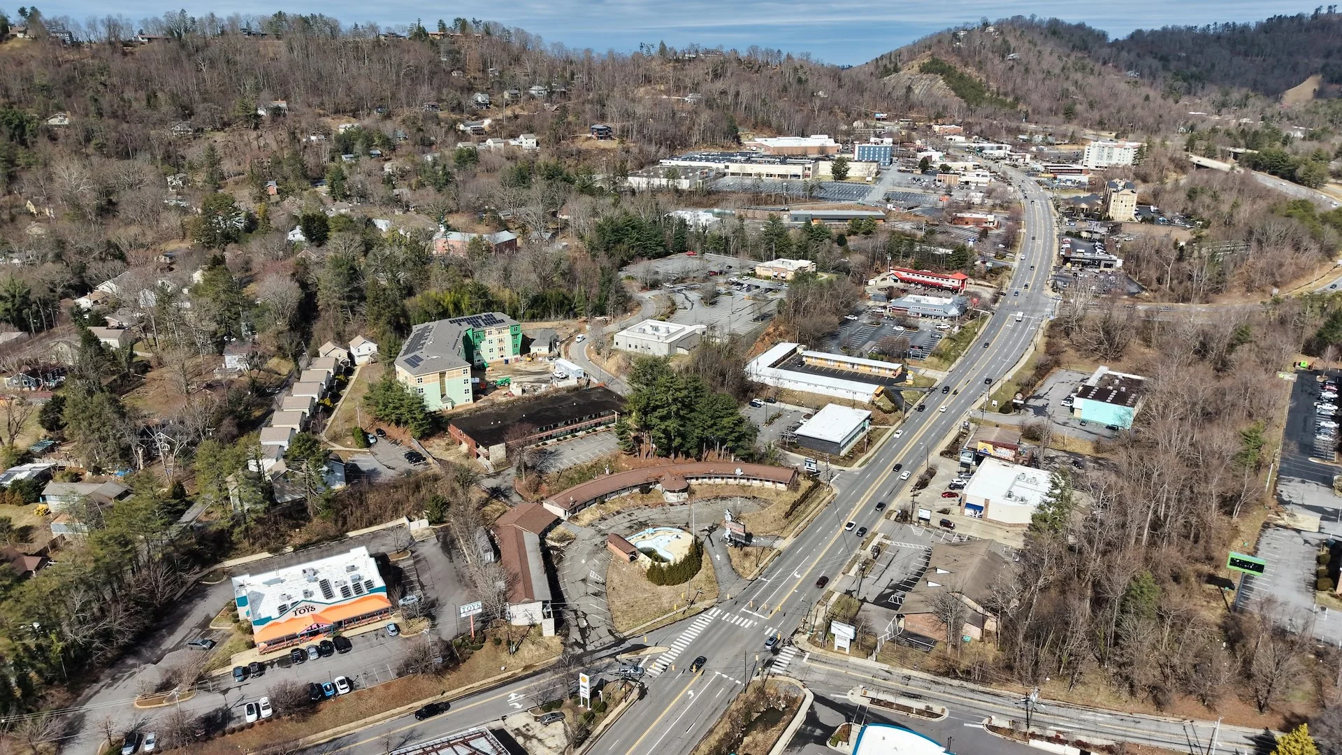 Mountaineer Inn Asheville — Sale in Asheville, NC, photo 4 of 5
