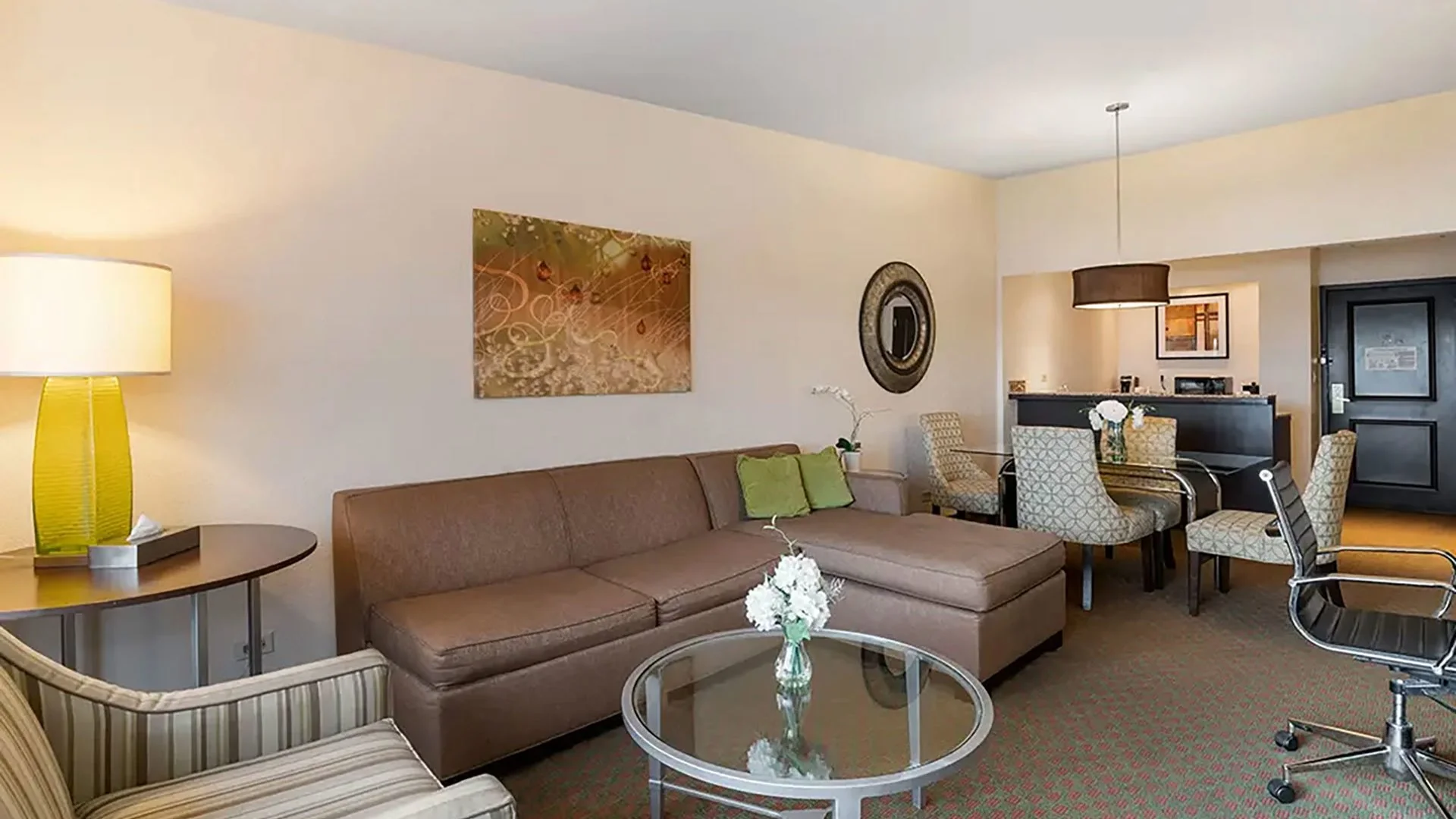 Antioch Hotel & Suites — Sale in Antioch, IL, photo 3 of 4