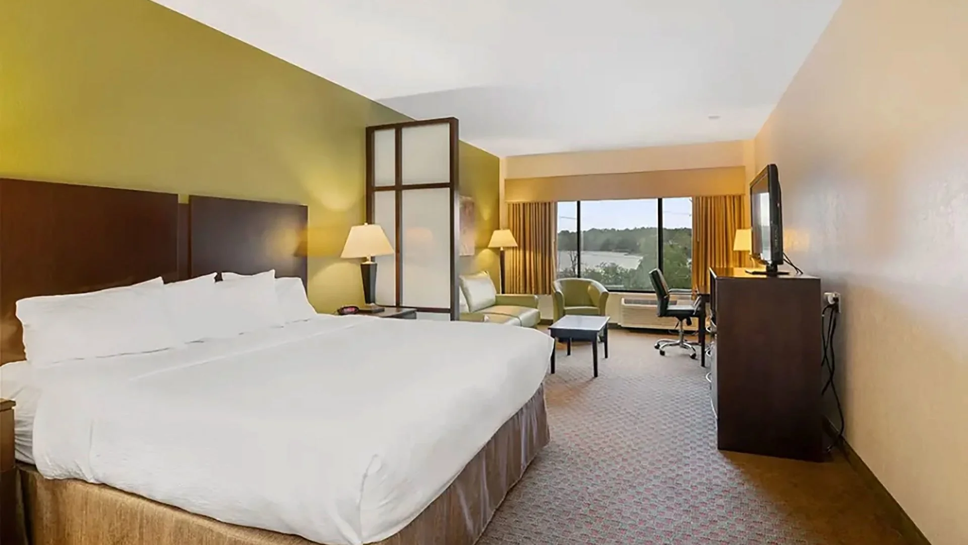 Antioch Hotel & Suites — Sale in Antioch, IL, photo 2 of 4