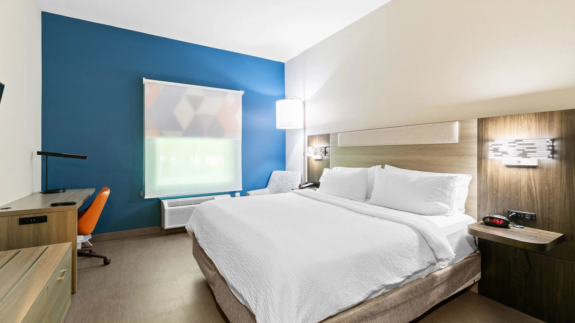 Holiday Inn Express Fairhope-Point Clear — Sale in Fairhope, AL, photo 5 of 5