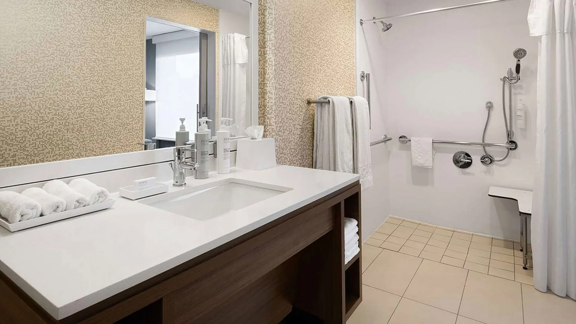 Home2 Suites by Hilton Indianapolis Keystone Crossing — Sale in Indianapolis, IN, photo 2 of 6