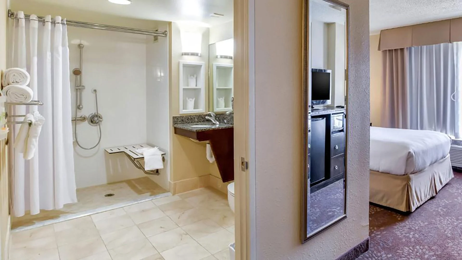 Holiday Inn Indianapolis Carmel by IHG — Sale in Carmel, IN, photo 6 of 6