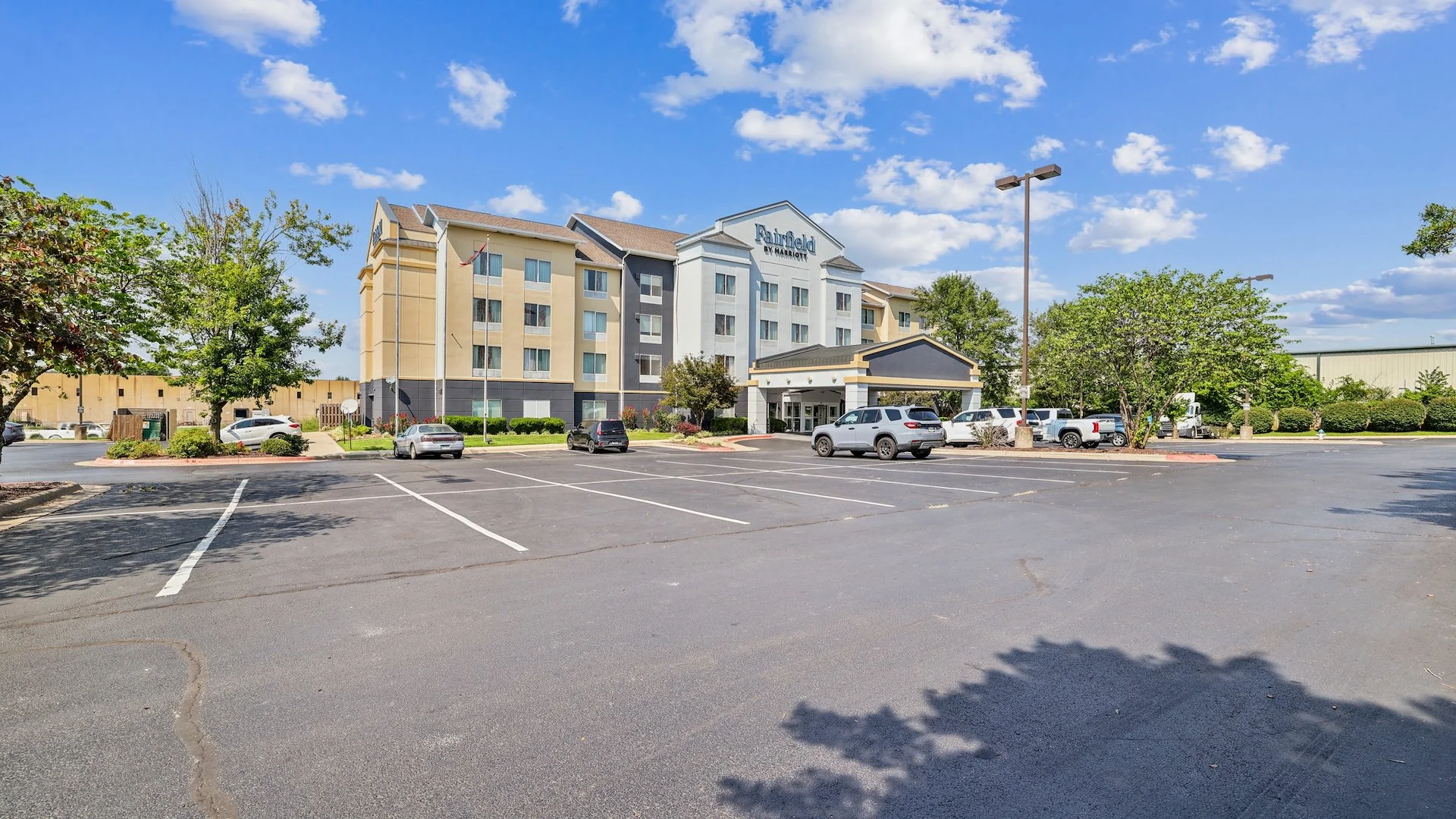 Fairfield Inn & Suites Springdale — Sale in Springdale, AR, photo 1 of 6