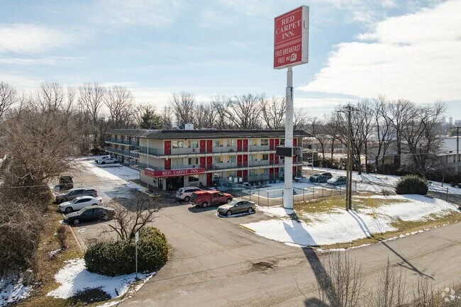 Red Carpet Inn Clarksville IN — Sale in Clarksville, IN, photo 1 of 3
