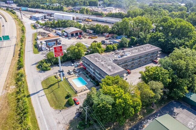 Red Carpet Inn Clarksville IN — Sale in Clarksville, IN, photo 2 of 3