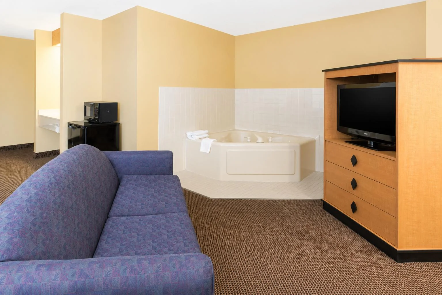 Super 8 Clarinda — Sale in Clarinda, IA, photo 6 of 8
