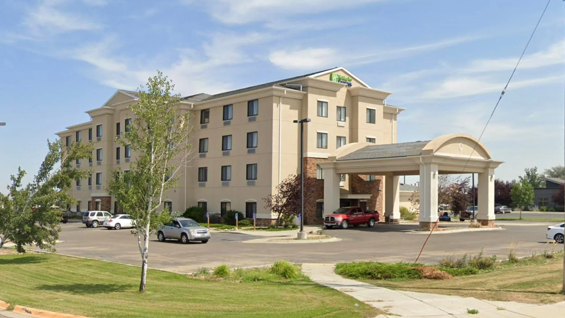 Holiday Inn Express Sidney — Sale in Sidney, MT, photo 1 of 2