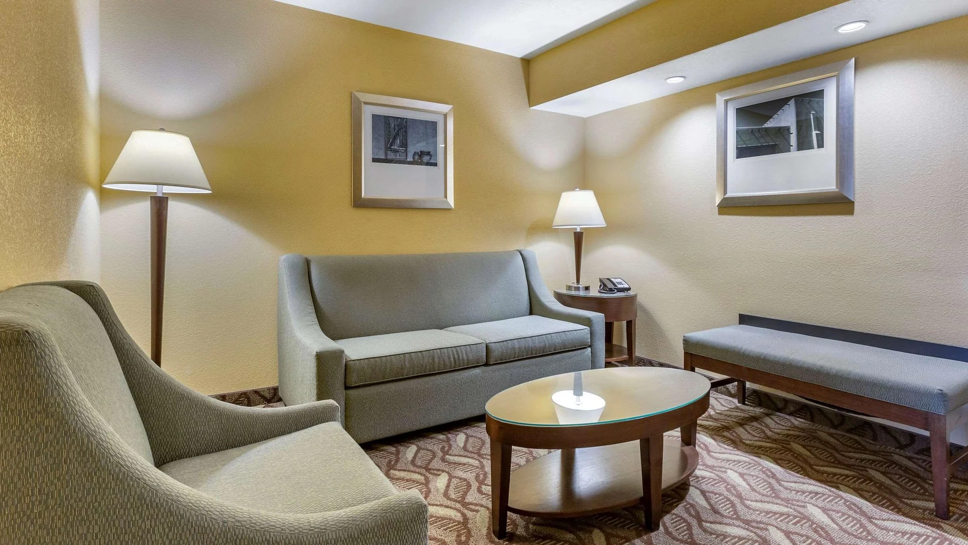 Clarion Inn & Suites Roswell — Sale in Roswell, NM, photo 2 of 4