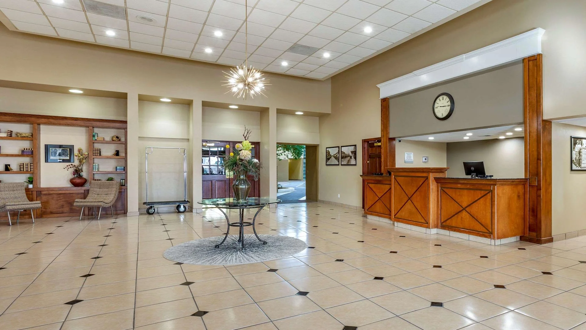 Clarion Inn & Suites Roswell — Sale in Roswell, NM, photo 3 of 4