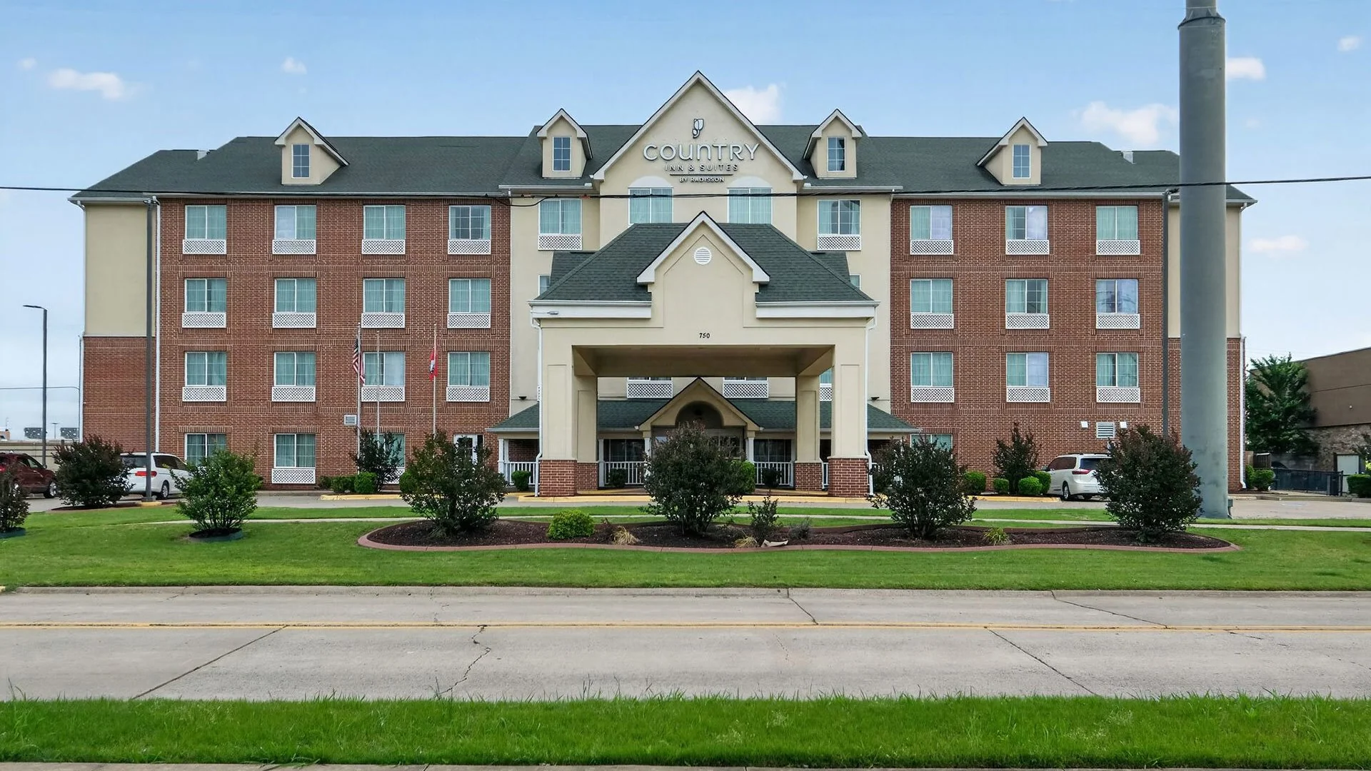 Country Inn & Suites by Radisson, Conway, AR — Sale in Conway, AR, photo 1 of 6