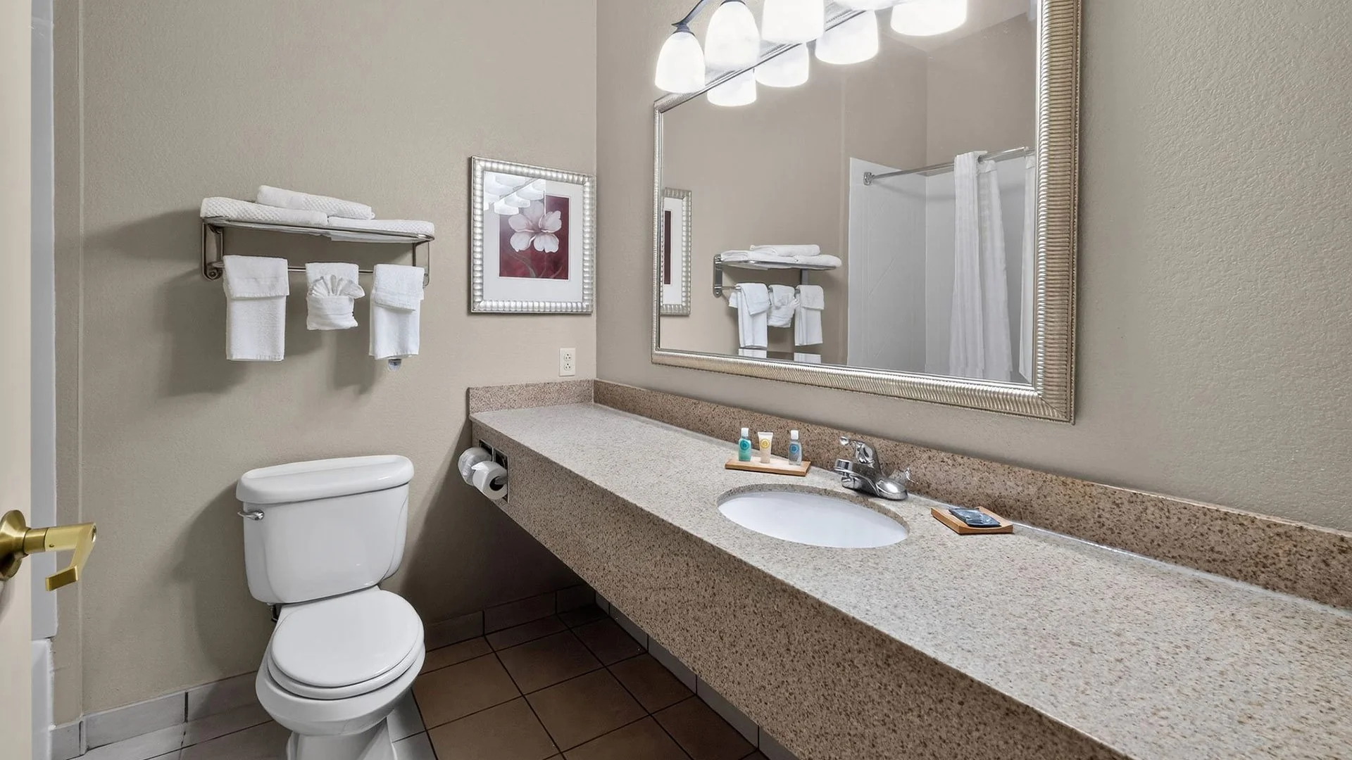 Country Inn & Suites by Radisson, Conway, AR — Sale in Conway, AR, photo 2 of 6