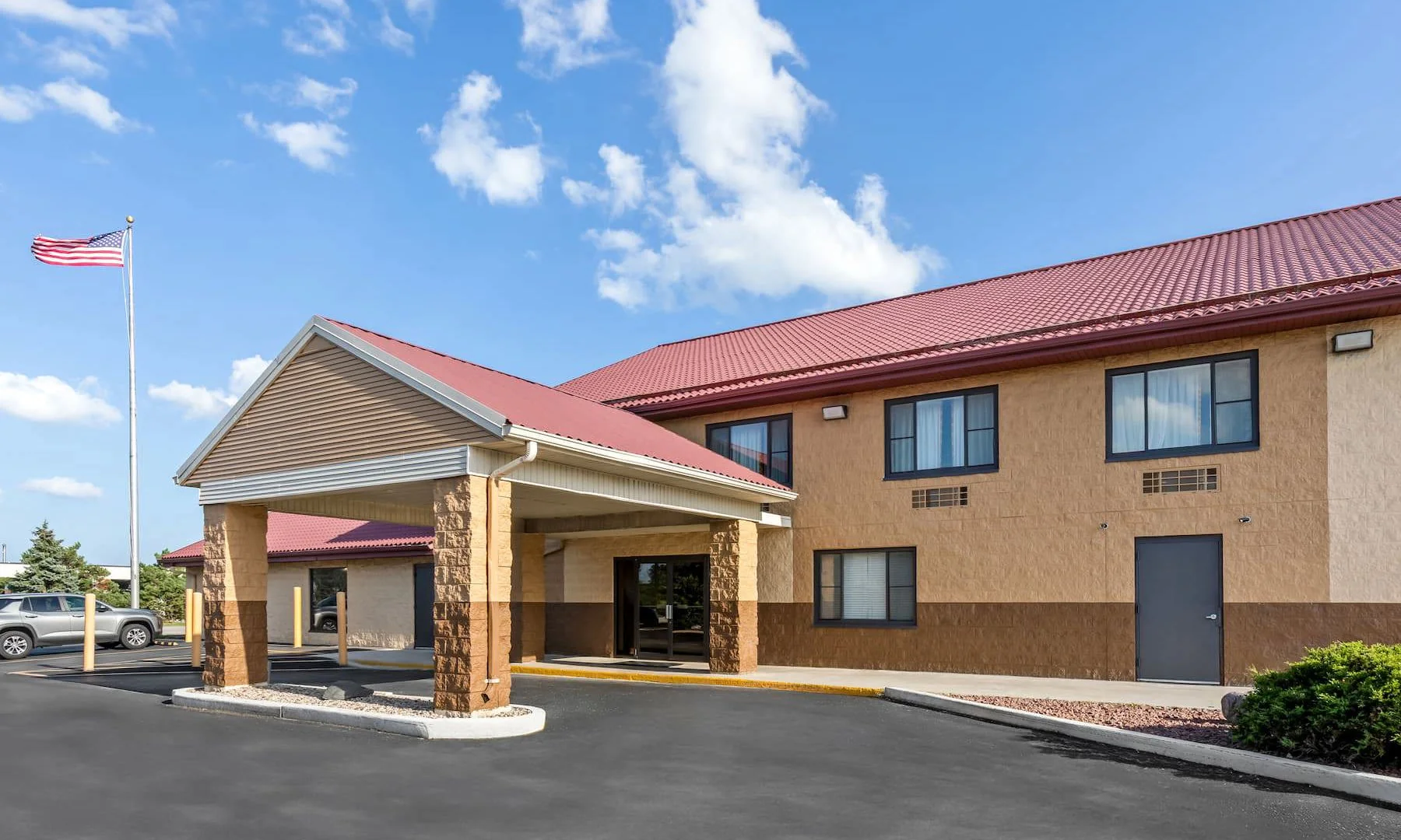 Super 8 by Wyndham Sturtevant/Racine — Sale in Sturtevant, WI, photo 1 of 4