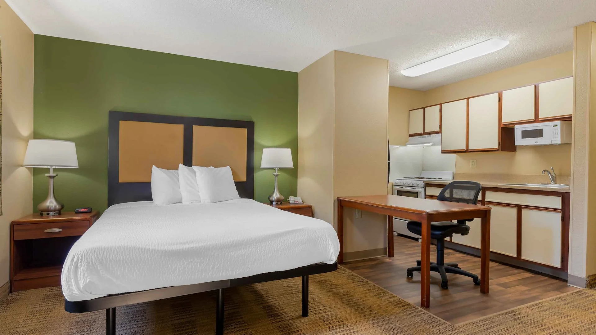 Extended Stay America - Tulsa - Midtown — Sale in Tulsa, OK, photo 3 of 6